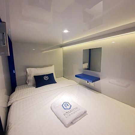 Отель Rosalyne Sleepbox Tugu 2 Джокьякарта Экстерьер фото