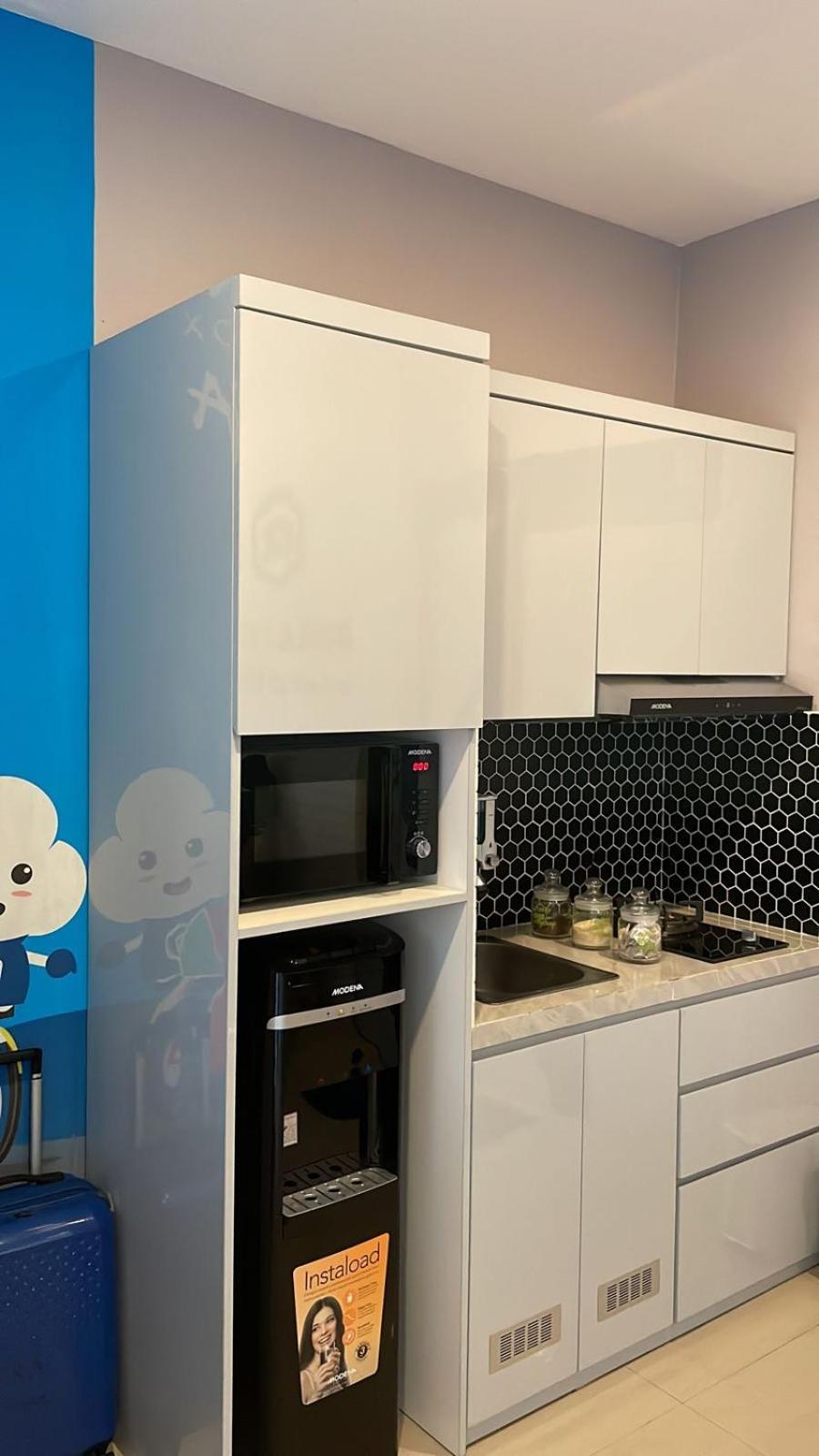 Отель Rosalyne Sleepbox Tugu 2 Джокьякарта Экстерьер фото