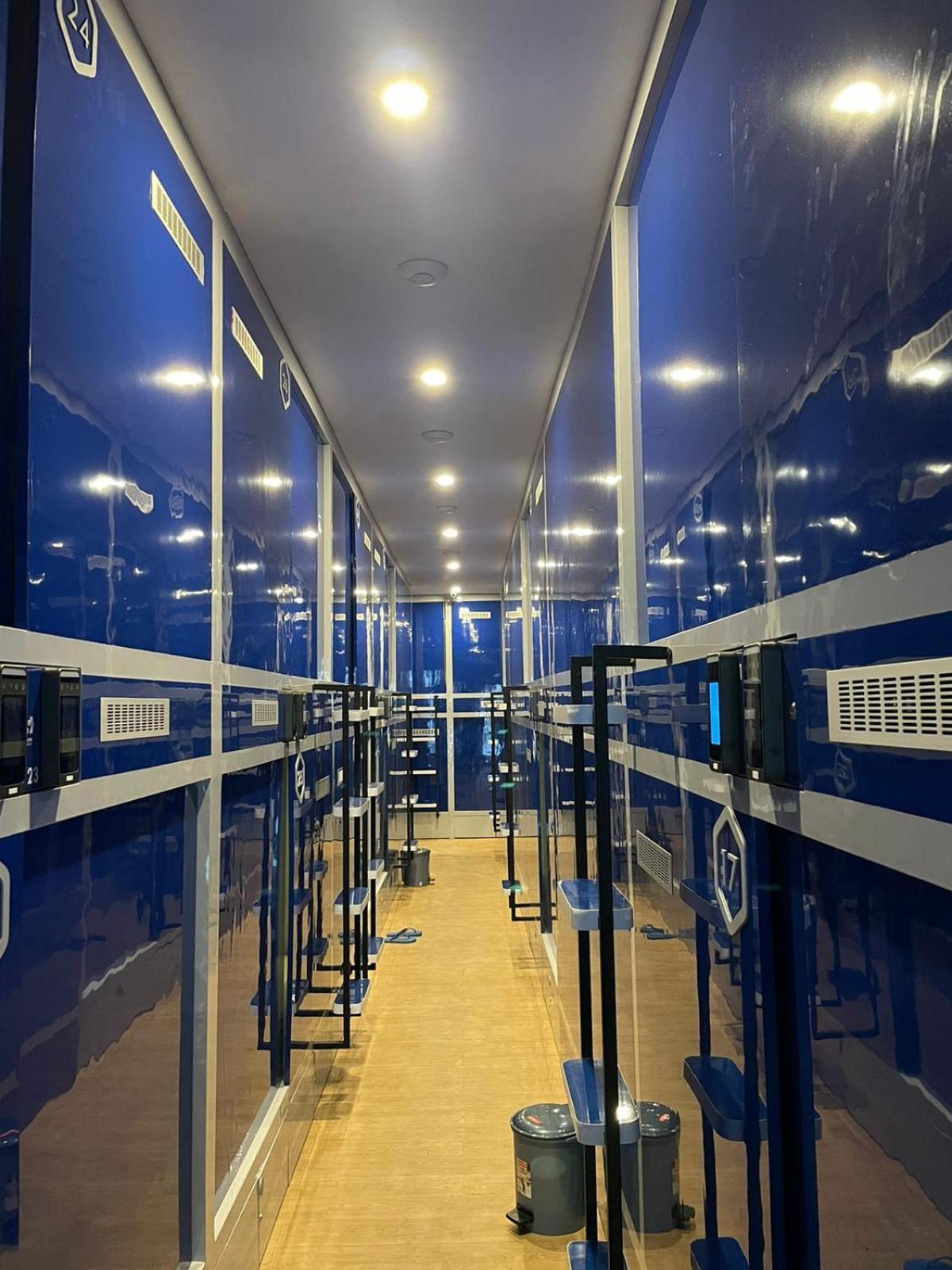 Отель Rosalyne Sleepbox Tugu 2 Джокьякарта Экстерьер фото